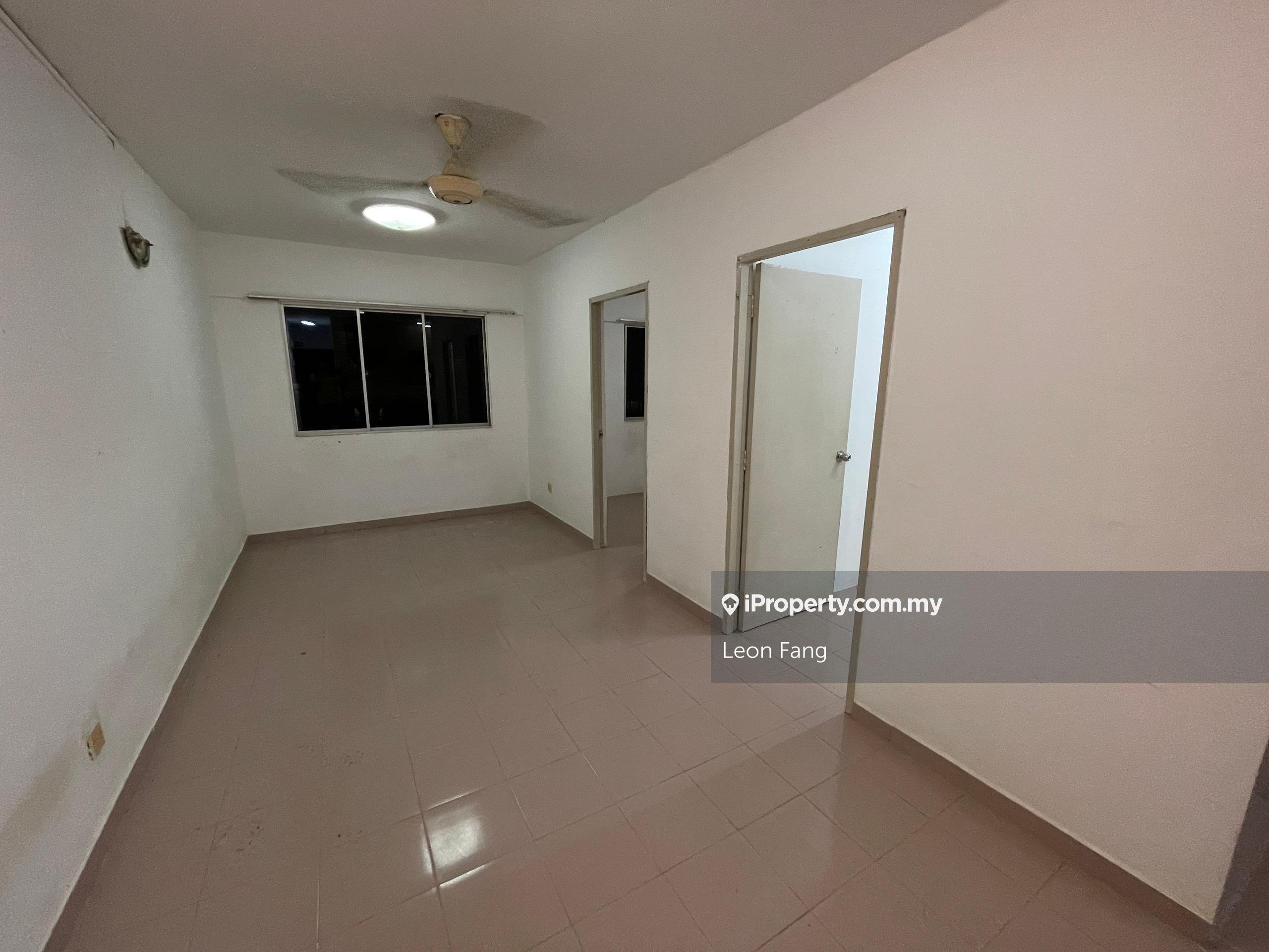 Lestari Apartment, Damansara Damai, Partly furnish unit for sale