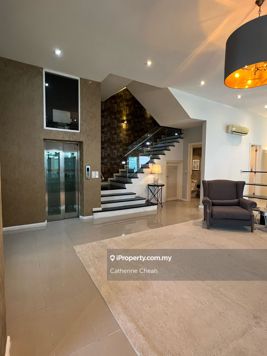 Rafflesia 3 Storey Semi D Corner Lot for Rent