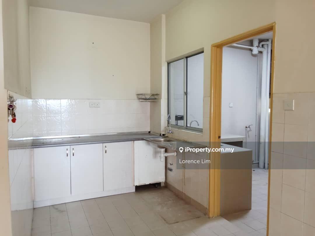 Kinrara Mas Condominium Partly Furnished Unit For Rent