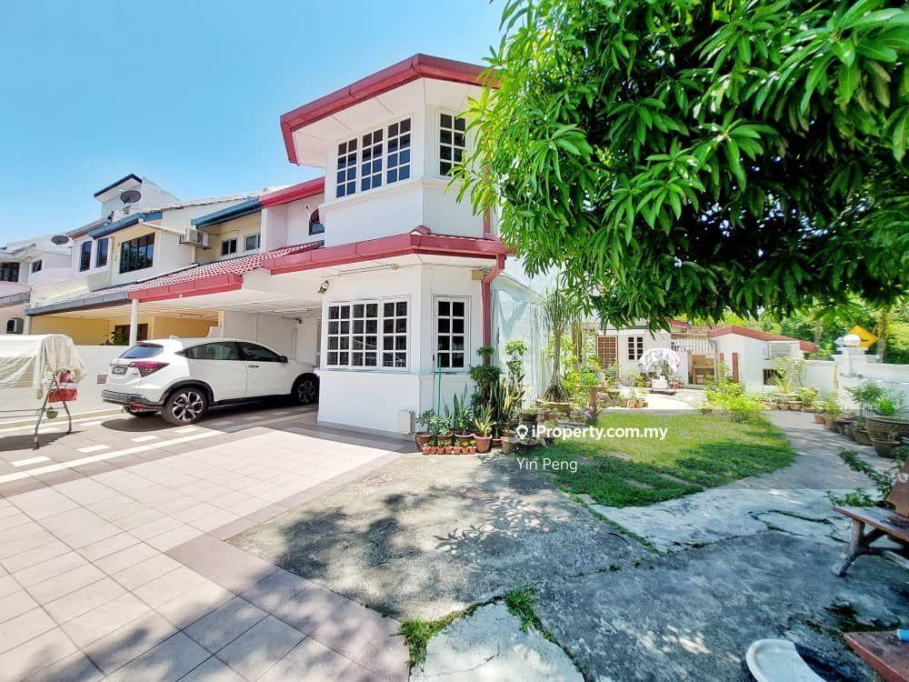 Rare Corner Lot Unit in a Guarded Part of Taman Tun Dr Ismail