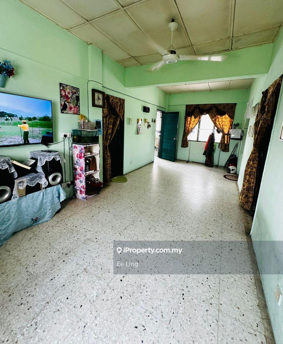 Sri dahlia apartment bandar puteri puchong for sale dijual,155k nego
