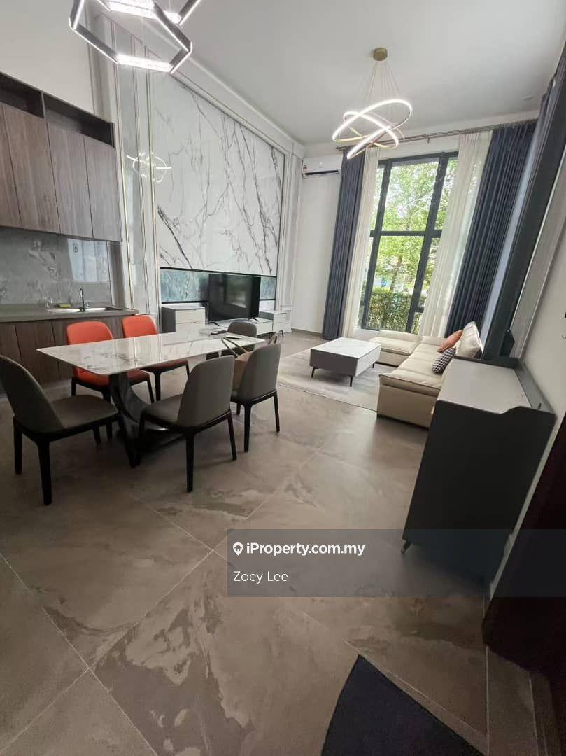 Fringe Villa Golf Villa@ Forest city