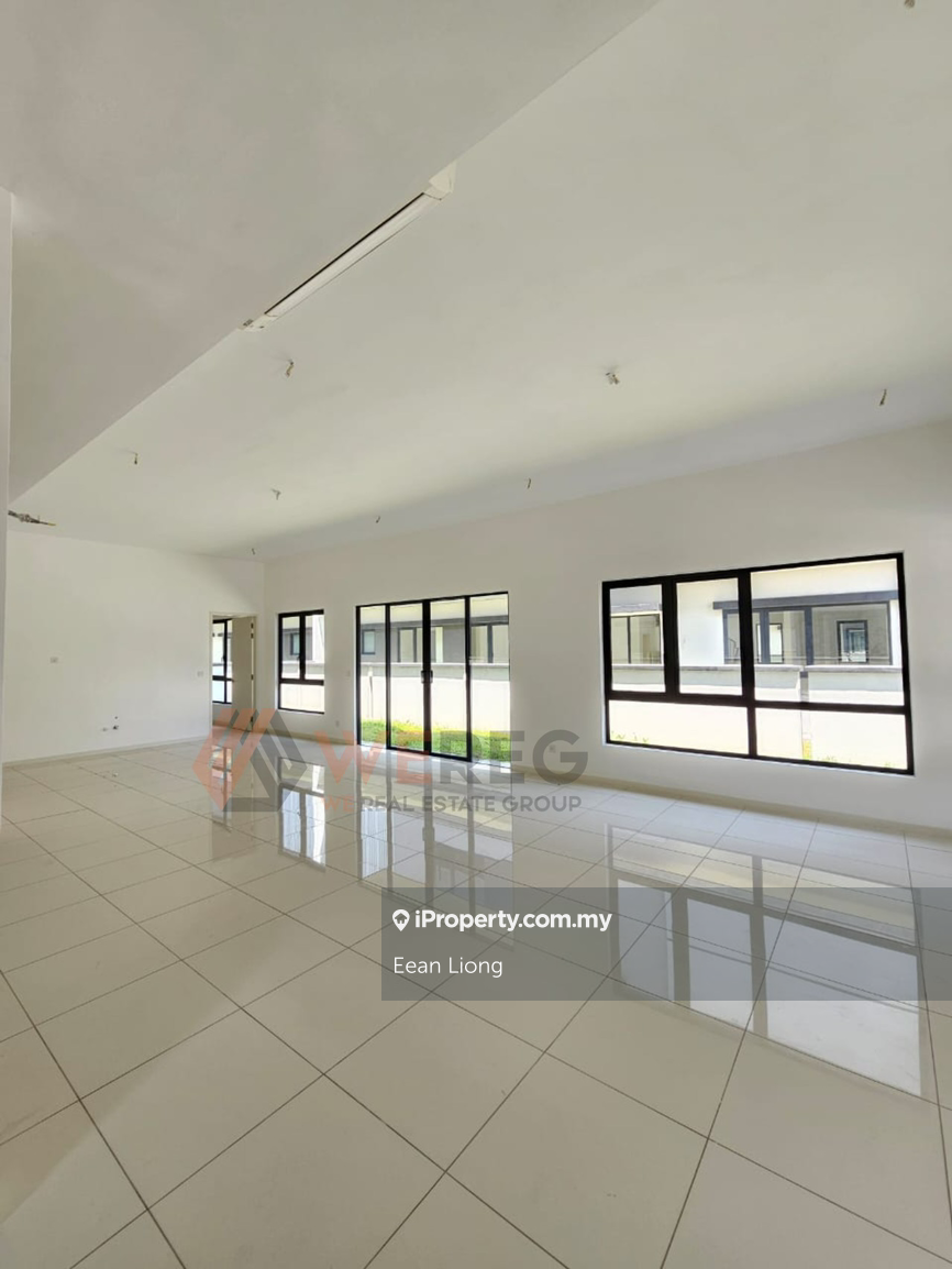 Brand new unit green landscaping peaceful 