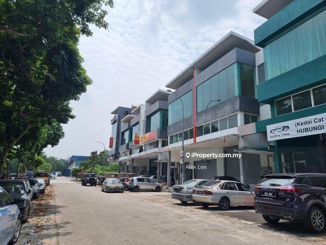 Elite 33 Facing Main Road! High Roi 32x81 Shop Bukit Kemuning Sek 33
