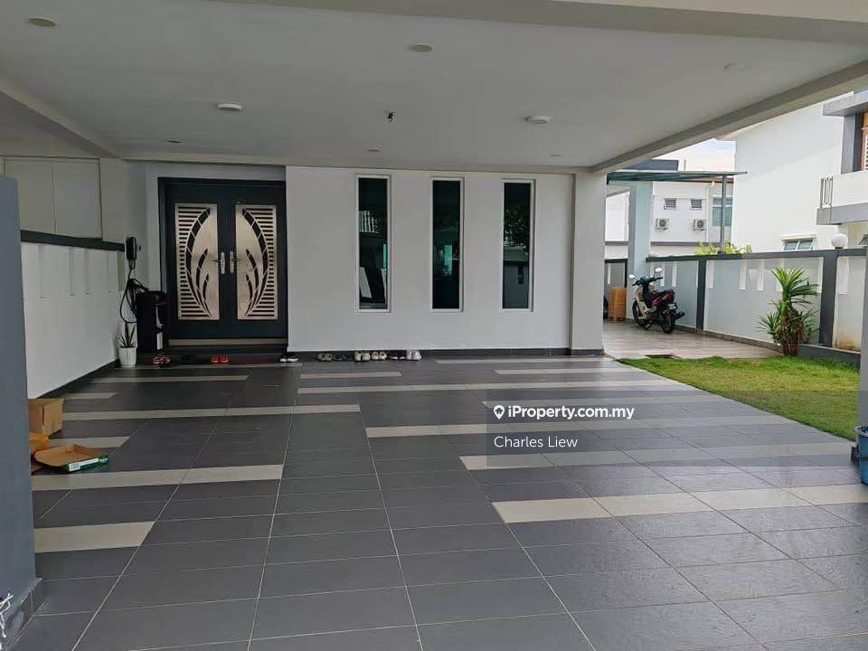 Fully renovated double storey terrace end lot in Rimbun vista for sale