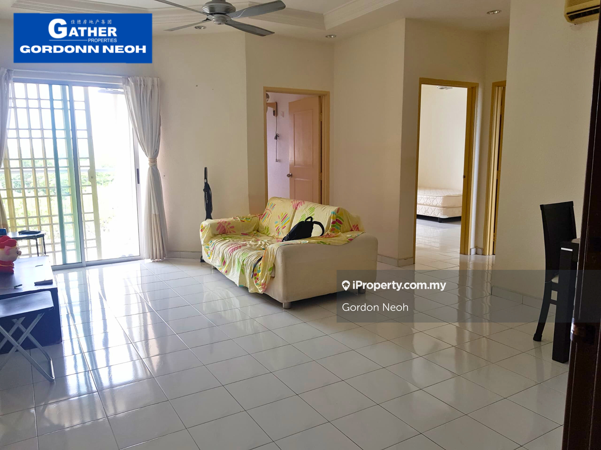 Symphony Park, Corner Unit, Low Floor, Jelutong