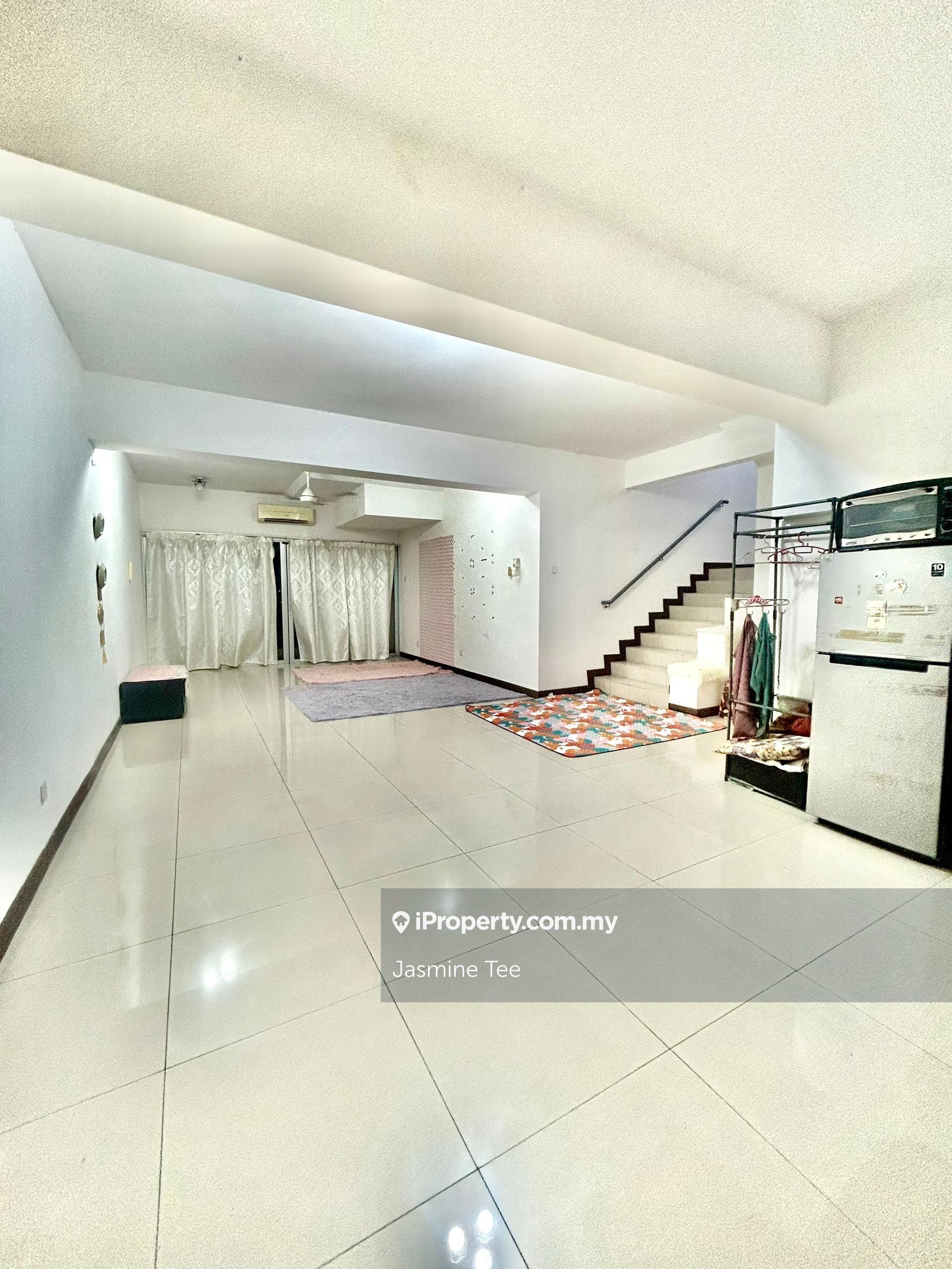 Duplex spacious corner unit, unblock view