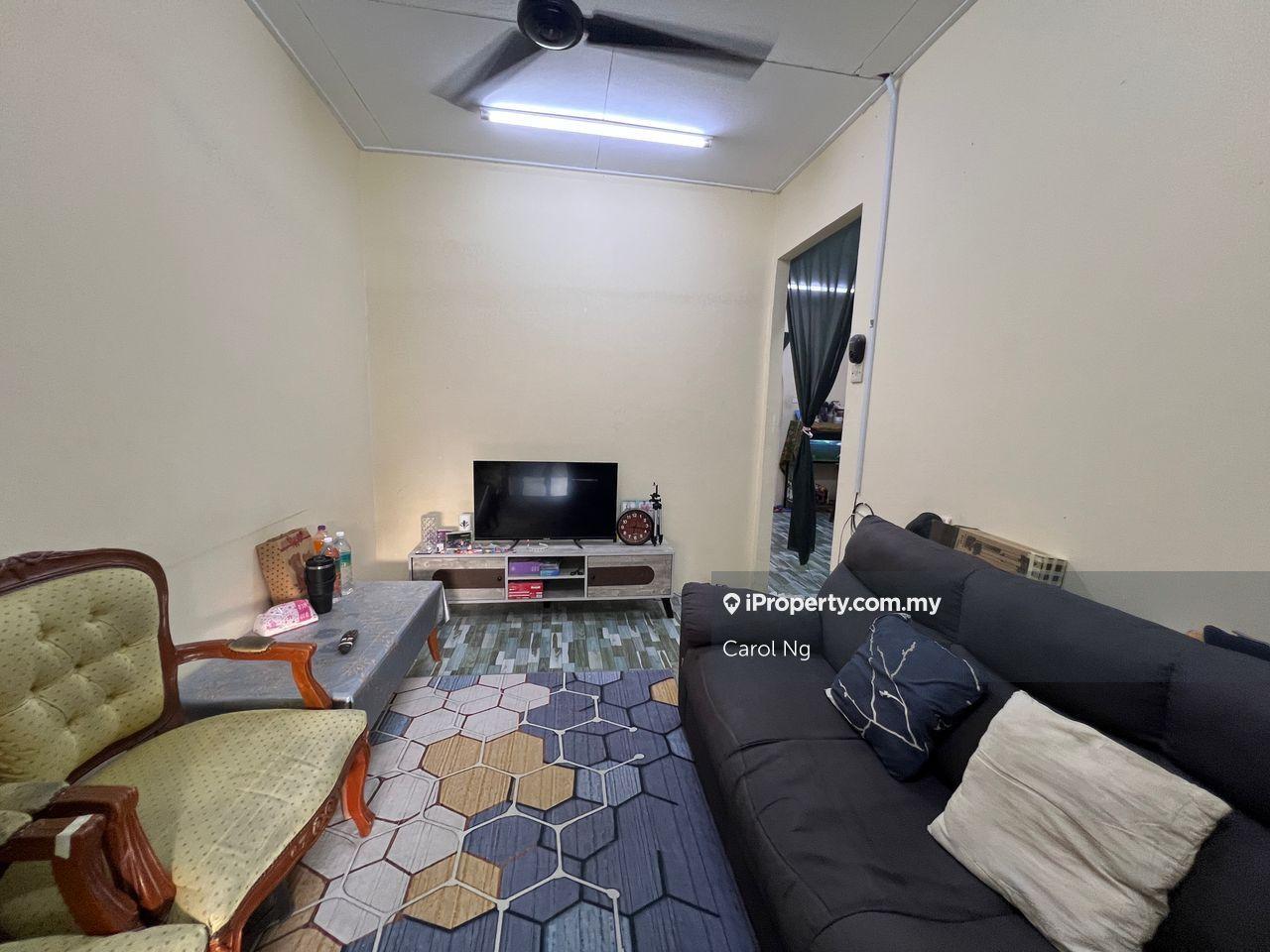 Fully Extended Well Kept Unit