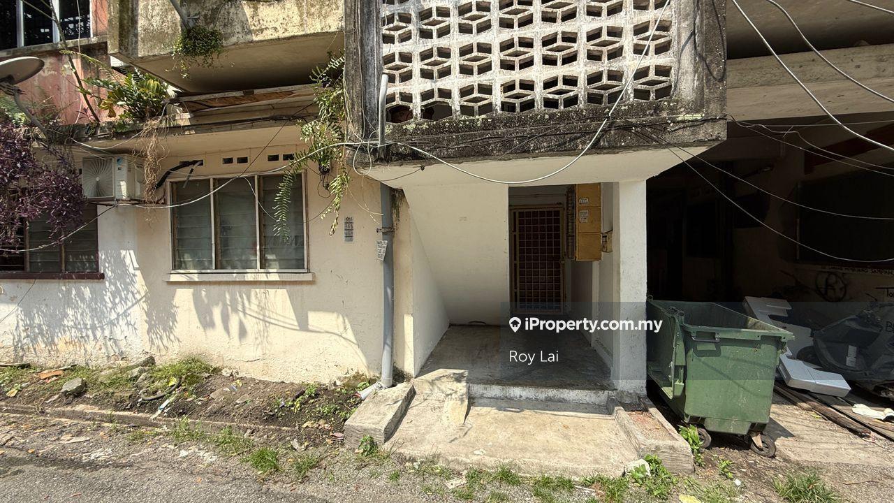 2 room Ground Floor unit very limited view to believe