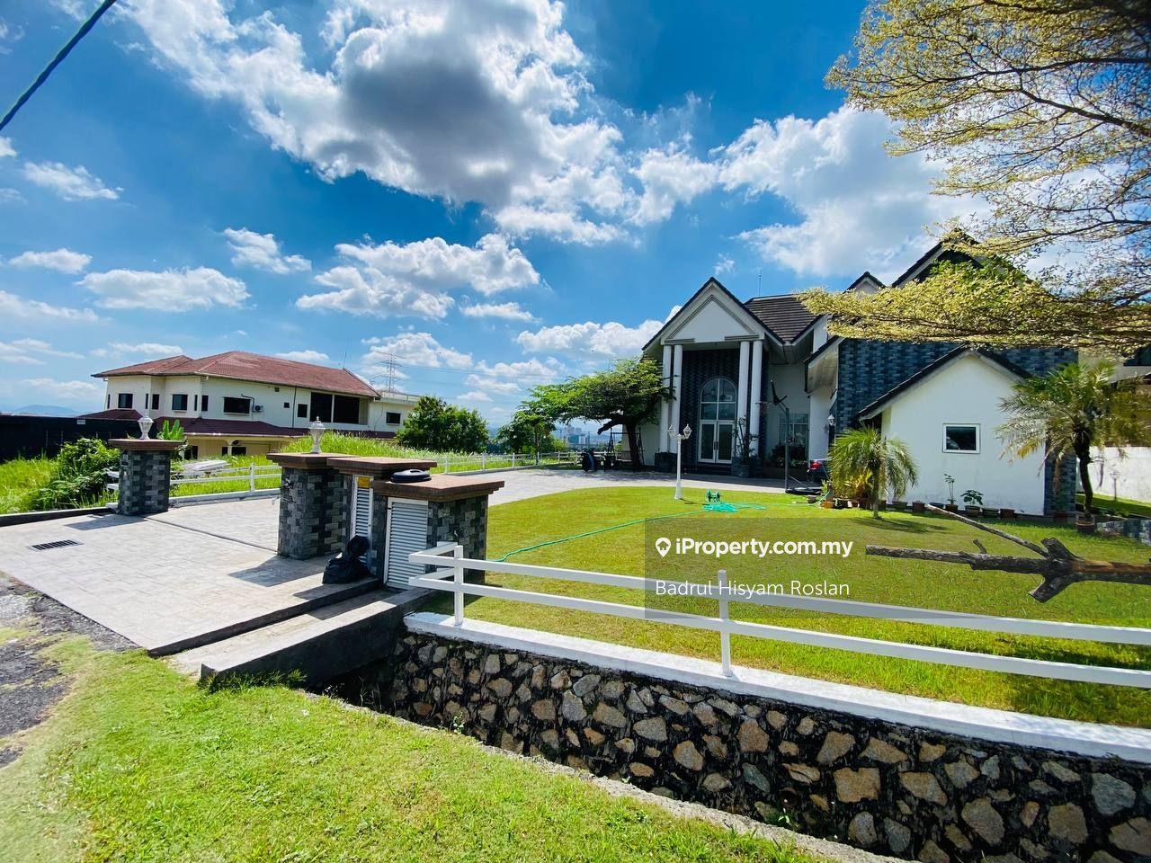 Nice View Bumi Lot 12500ft 2 Storey Bungalow House Bangi Golf Resort