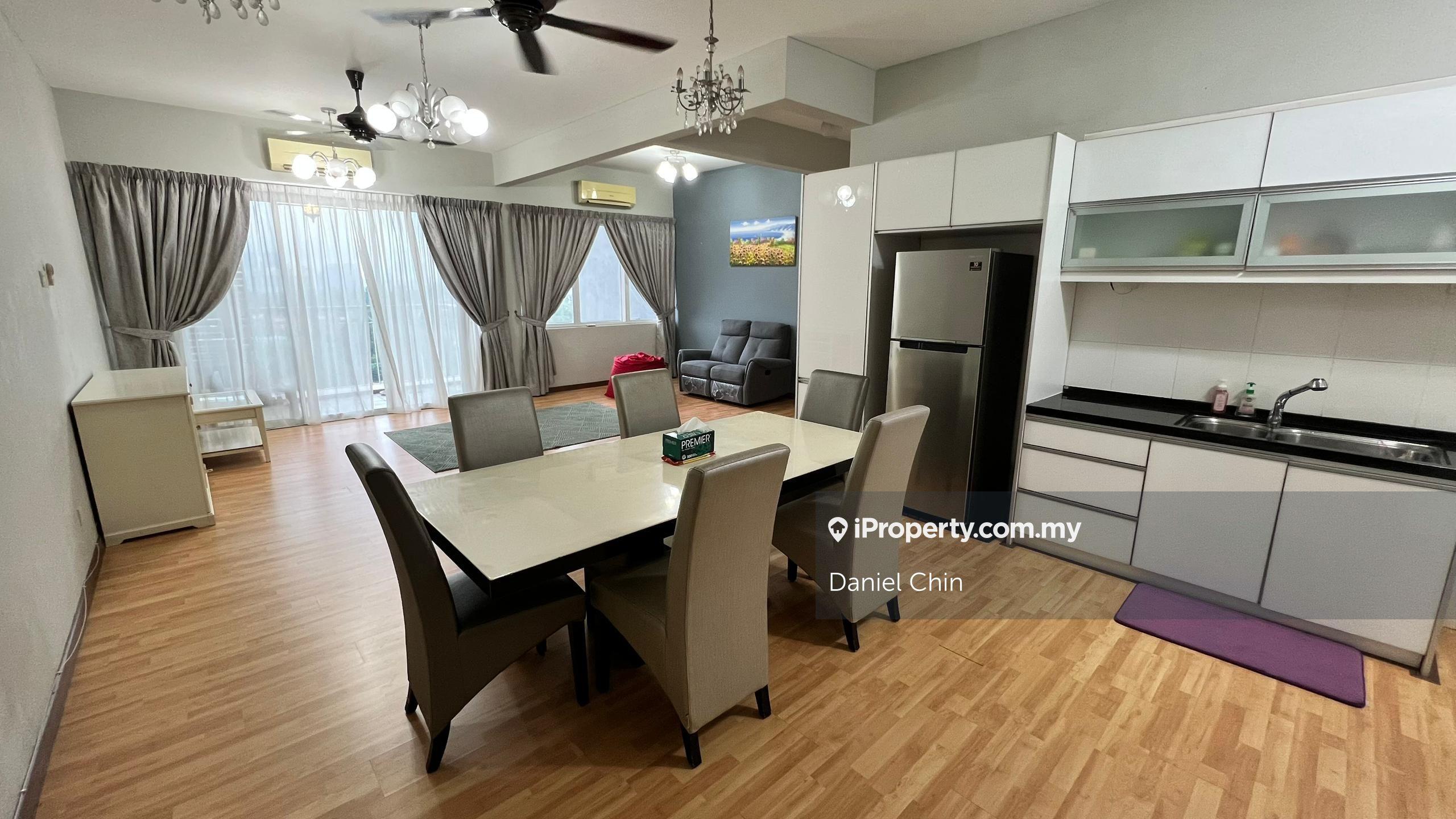 Fully furnished / Fully renovated unit / 2 parking lots 