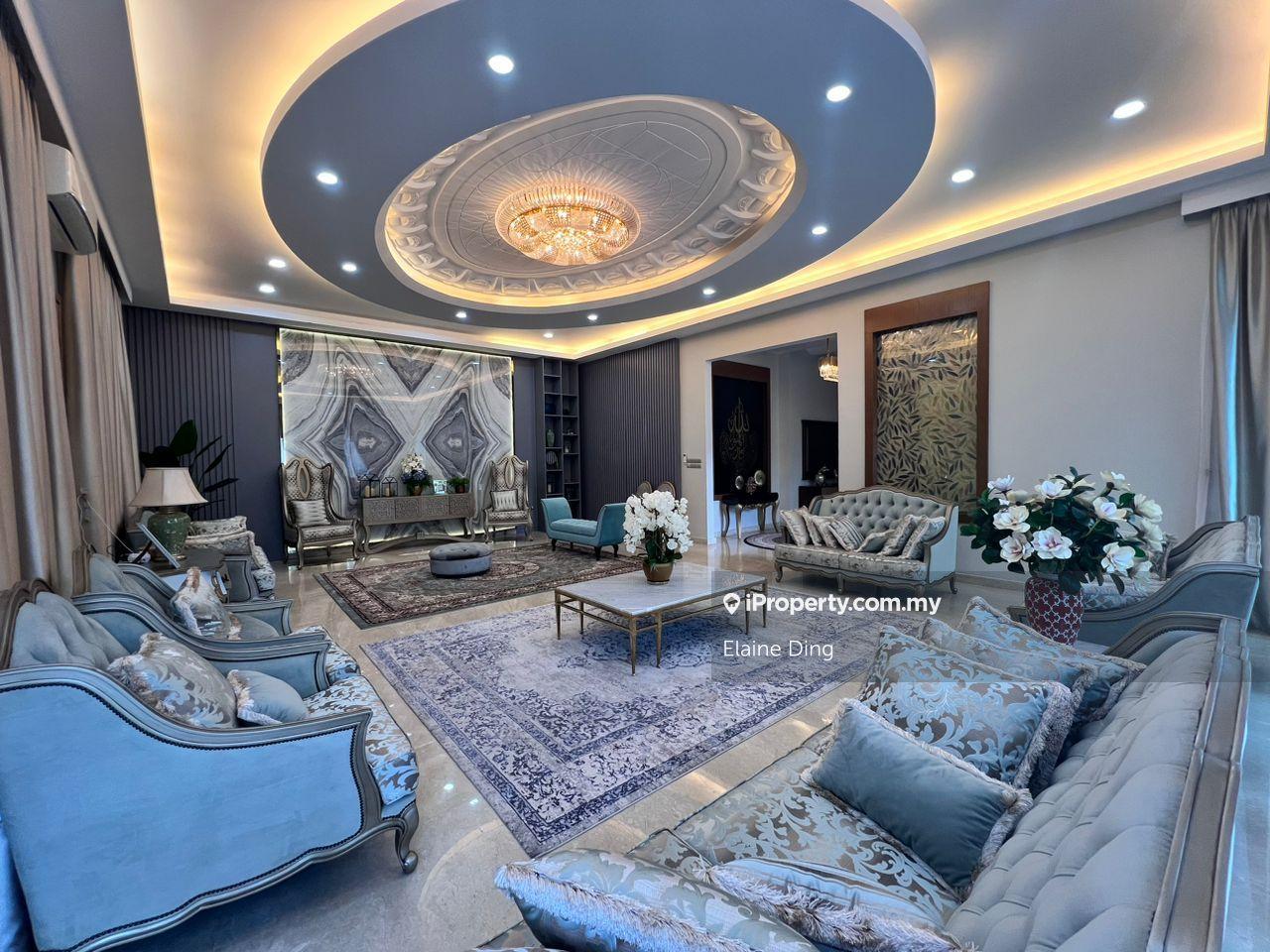 3.5 Storey Bungalow with swimming pool 10 rooms with lift