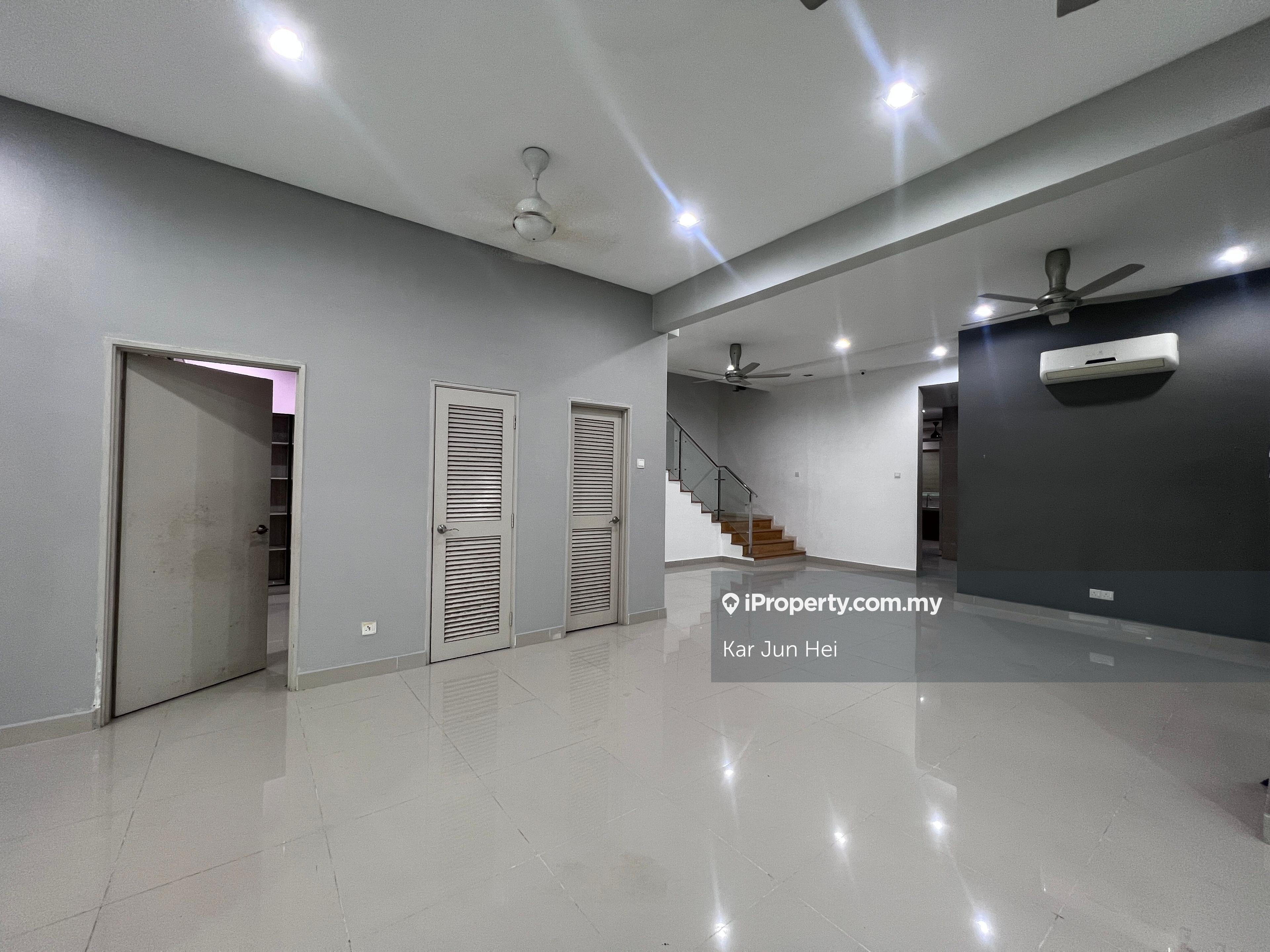Cheap Nice Well Maintain 2 Sty Semi D Avenue 6 Bandar Tun Hussein Onn
