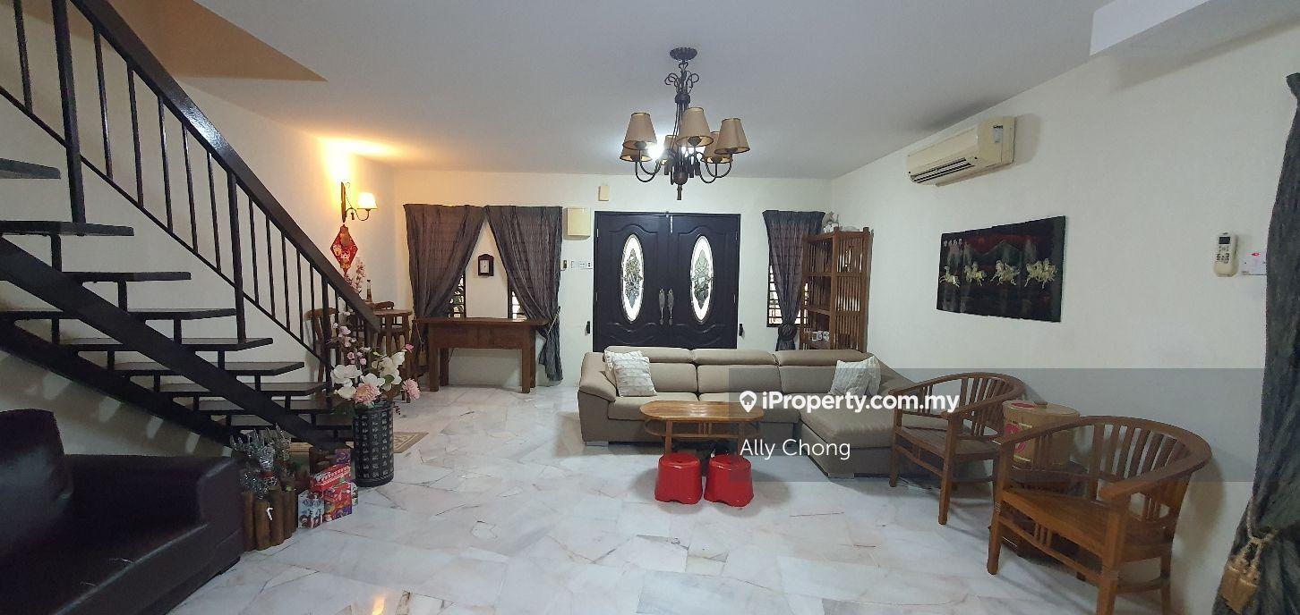 Saujana Puchong 2sty corner house 