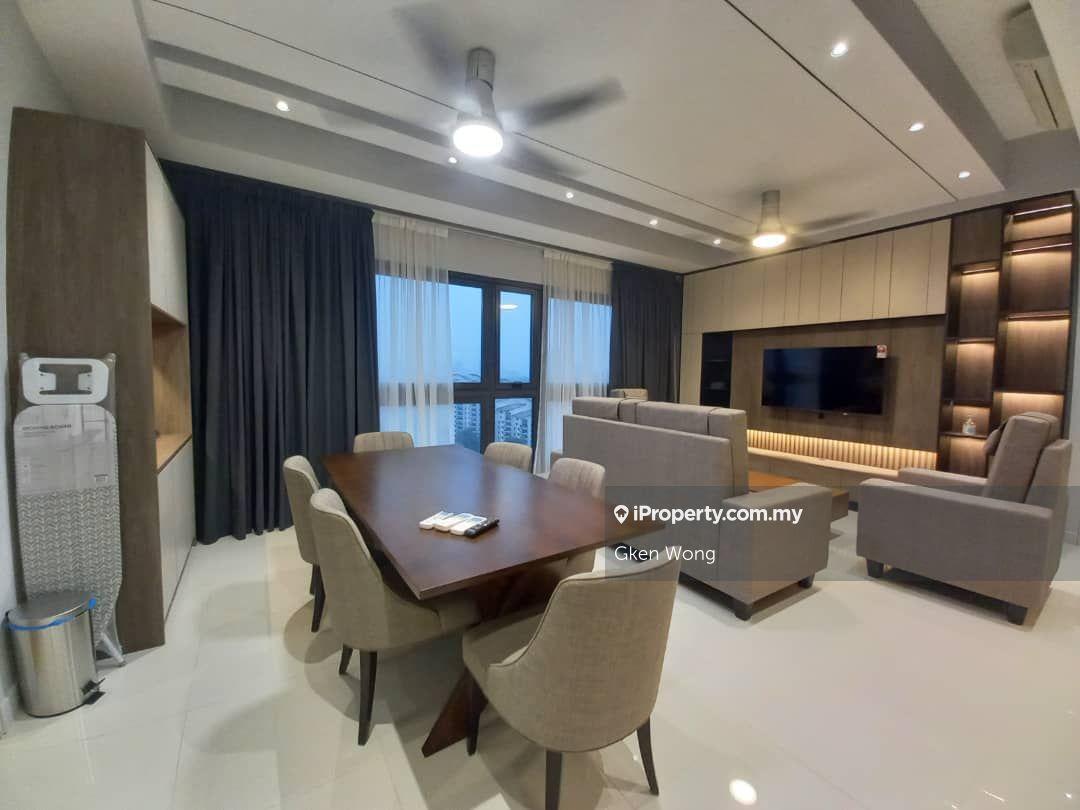 Rare 4 Bedroom, Dianthus, Golf View!