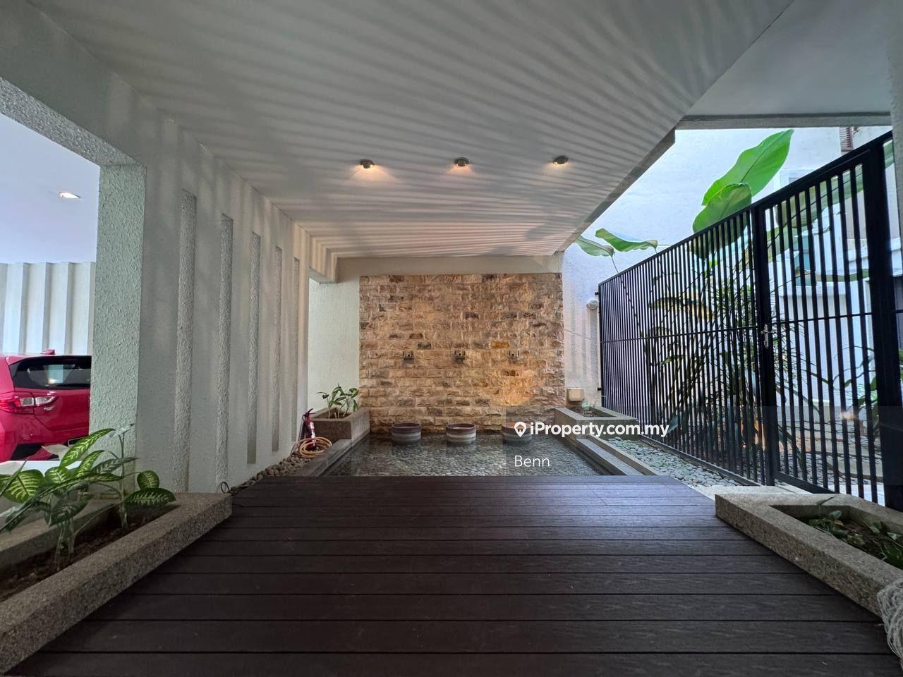 Villa Mont Kiara Bungalow Villa Partly Furnished with Pool For Rent