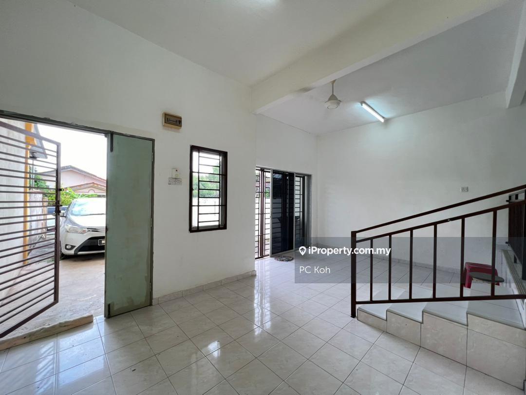 Freehold 2 storey terrace house Taman Saujana Indah Bkt Katil