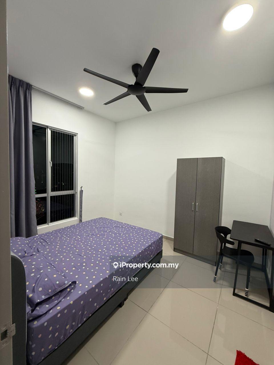 Doorstep LRT Salak Selatan Room for Rent