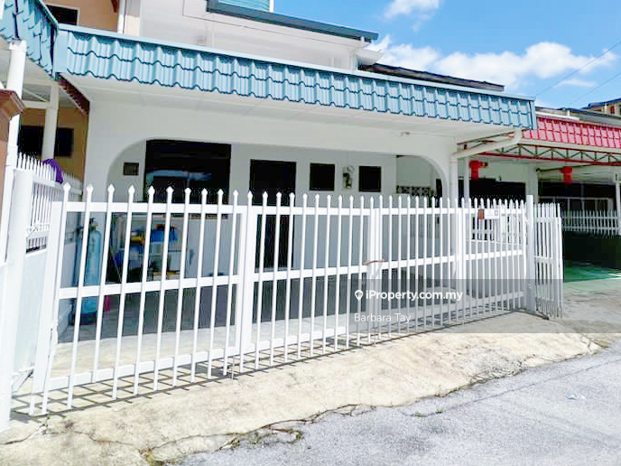 2 Storey Terrace @ Bank hock Road, near Pullman Hotel, Kuching 