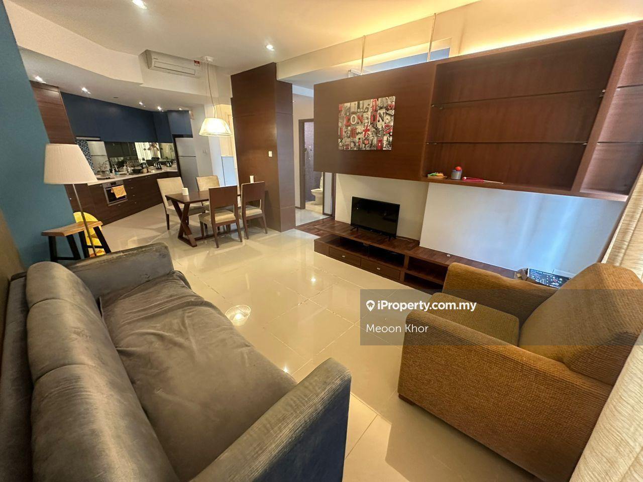 Stylish Fully Furnished Unit in Excellent Condition