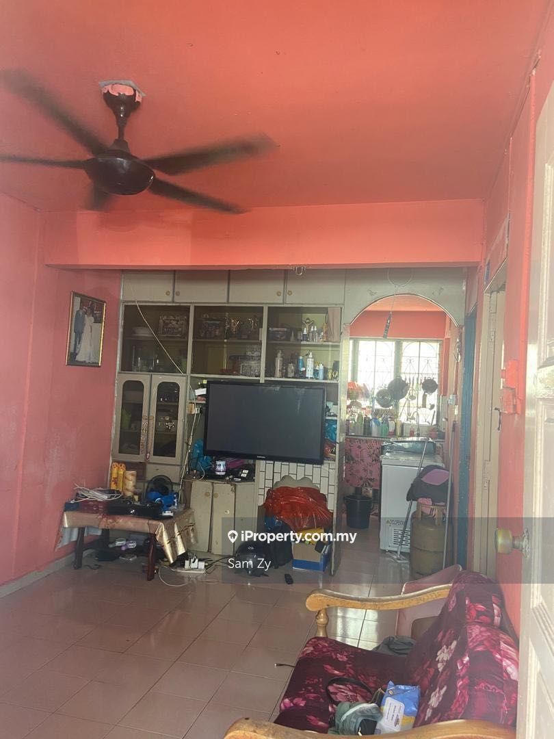 Level 2 Tun Aminah Flat
