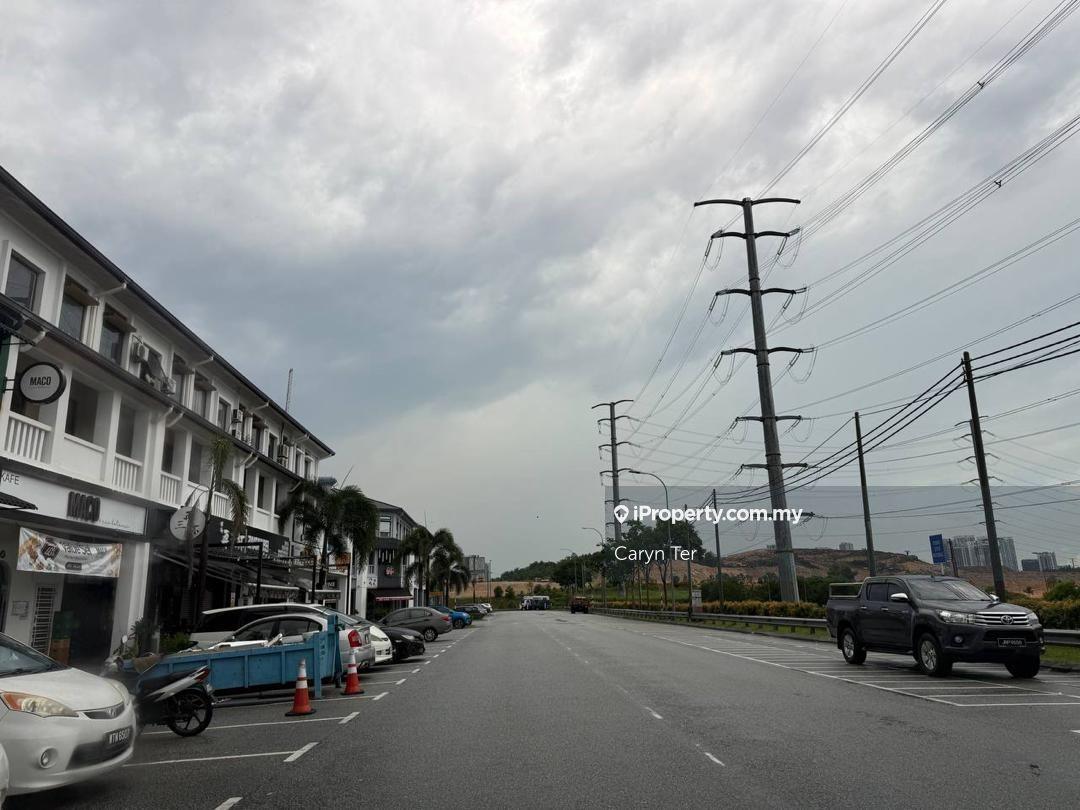 Intermediate - Non Bumi - Freehold