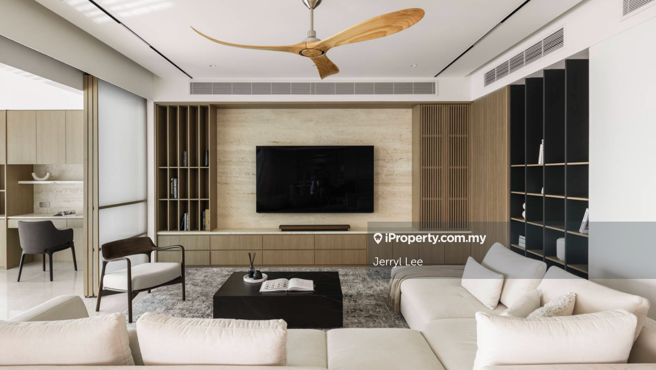 Freehold super low density 250unit luxury residence