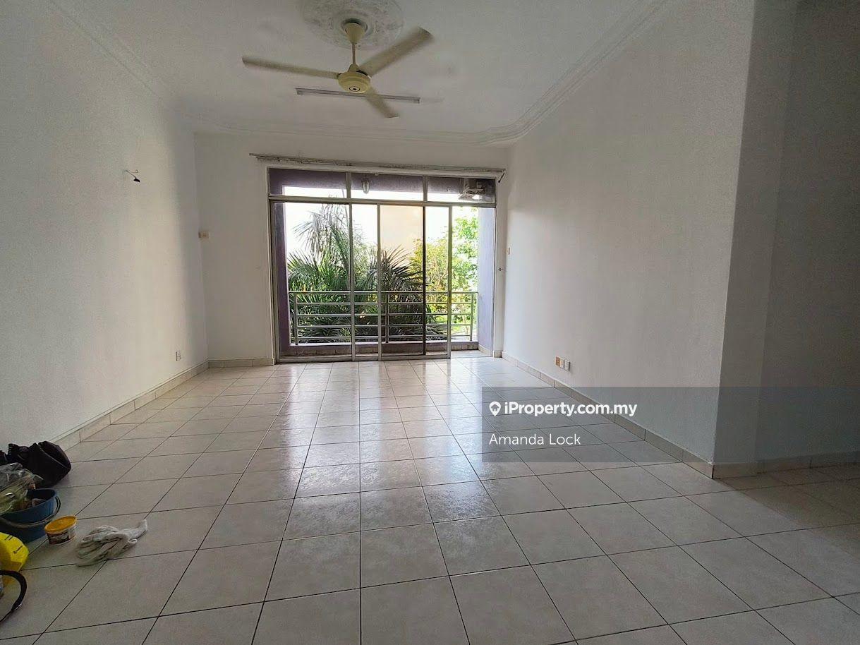 Impian Heights corner unit at Jalan Pipit Bandar Puchong Jaya 