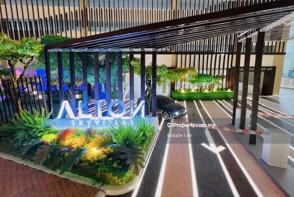 Jelutong - Low Density Condo ( convenience at footsteps )