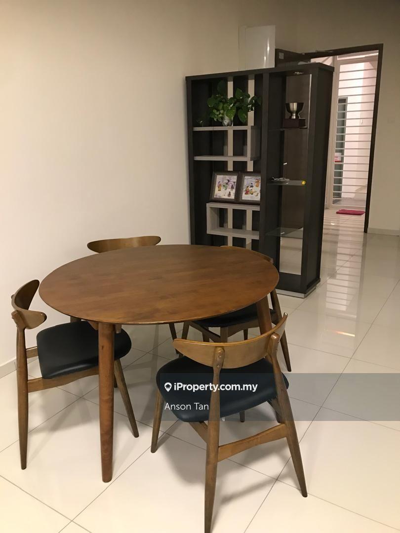 Limited Well Kept Fully Furnished with 2 Car Park Nearby Hospital