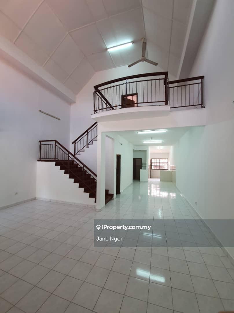 Taman Pelangi Indah Big Size 1.5 Storey House