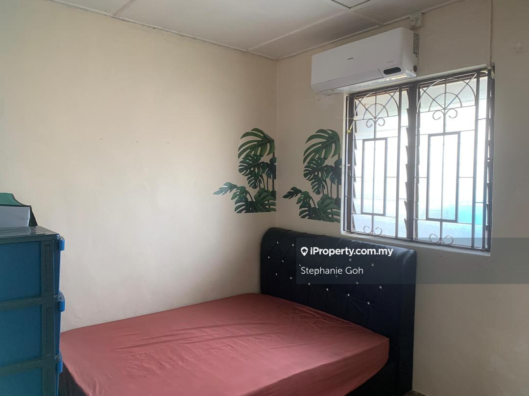 Tun Aminah Flat