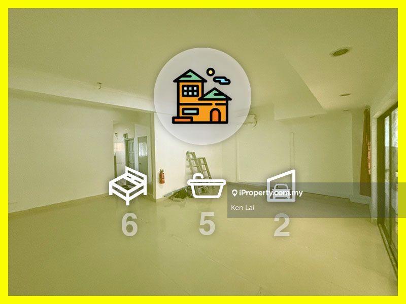 3 Storeys Landed House Bandar Utama Kayu Ara Petaling Jaya For sale