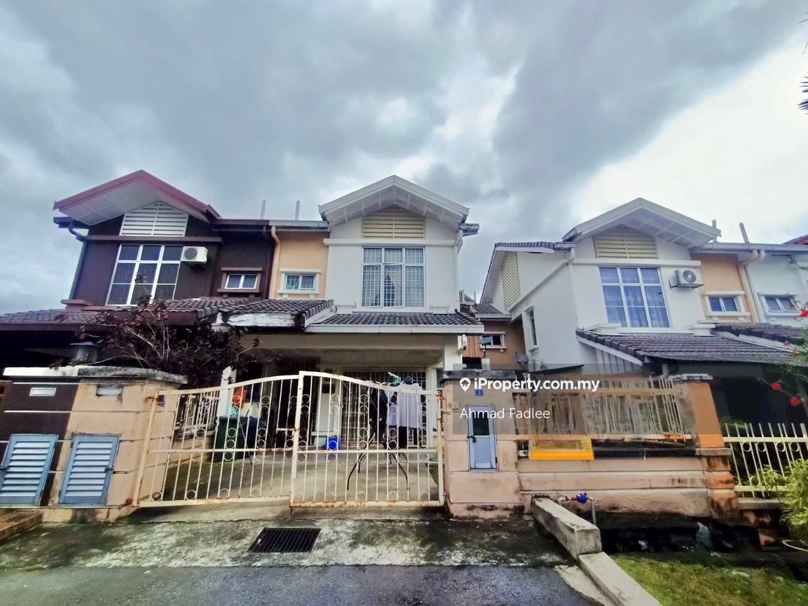 Extra Land 2 Storey Terrace Bandar Seri Putra Bangi