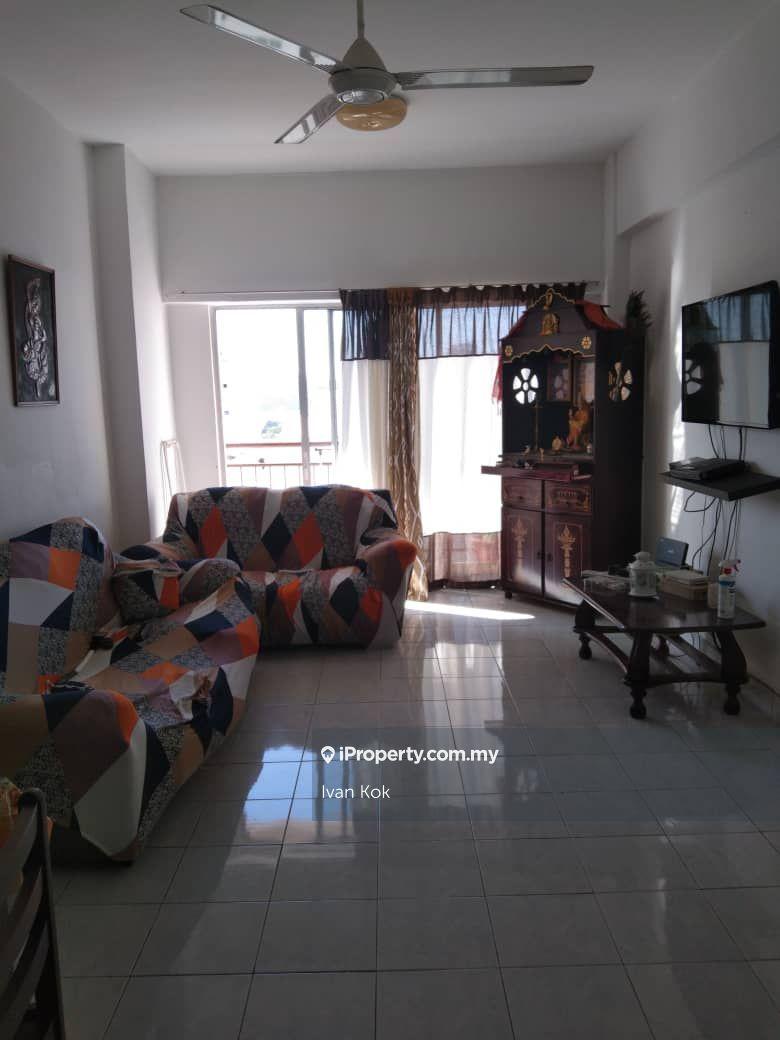 Value Buy Unit With 2 Carpark Lot