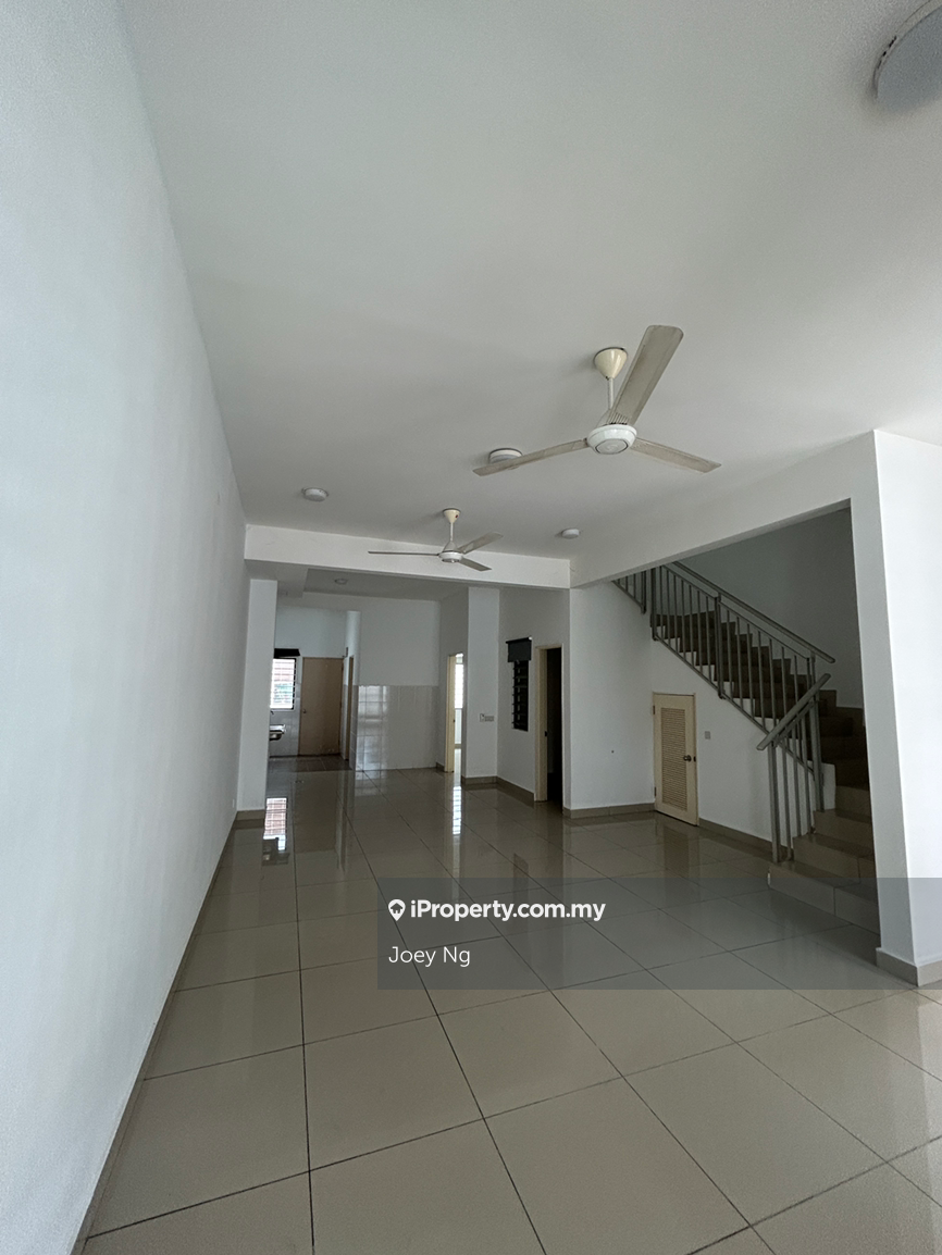 Setia Utama 2 2.5 Storey Terrace House For Sale