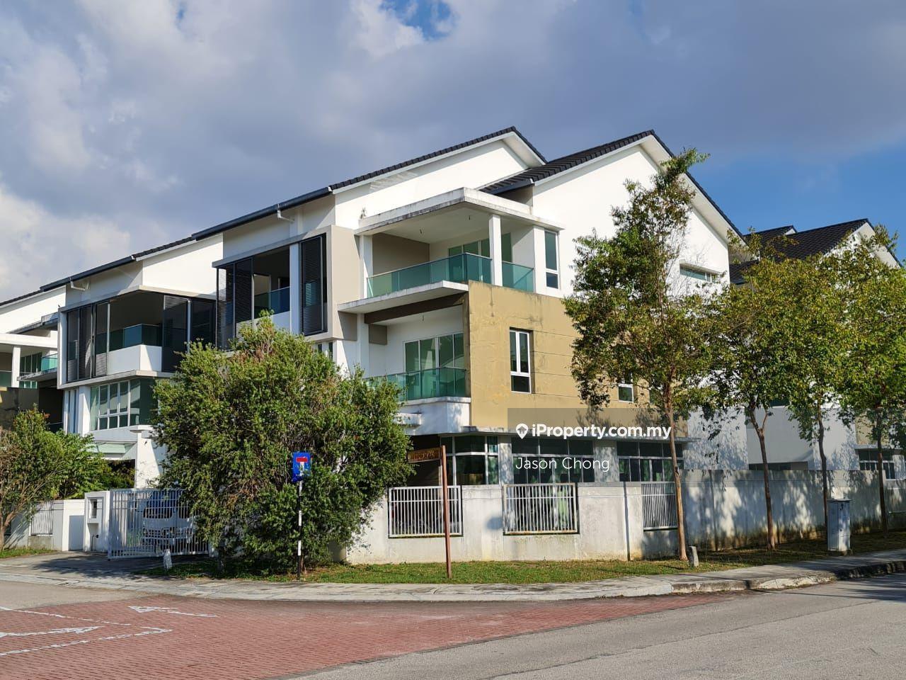 Experience luxury in this stunning 3-storey bunglow