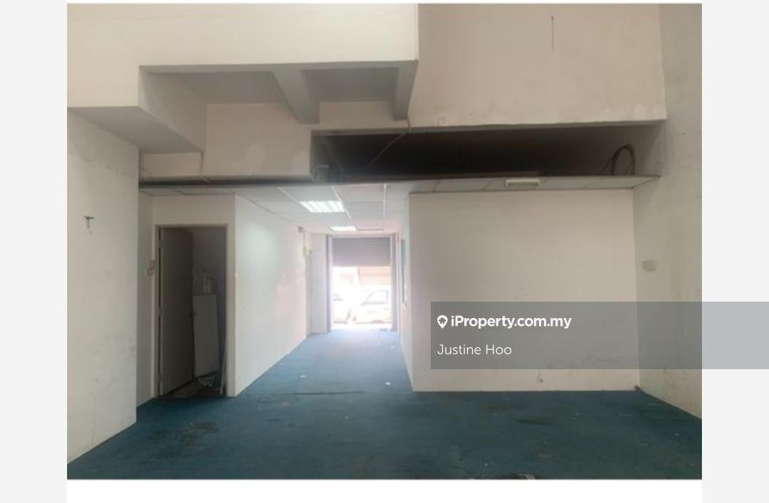 Ground floor shop