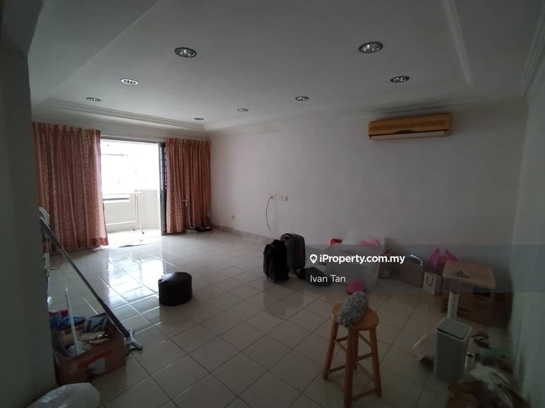 Bam Villa For Sale / Available Now / renovated near Maluri .Kl City