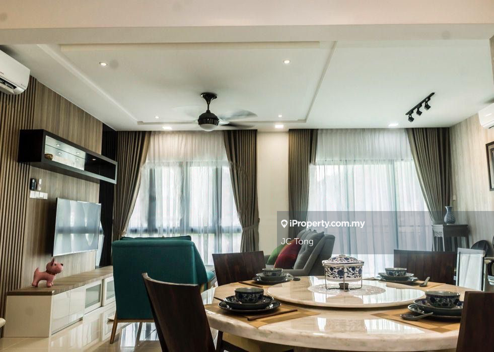 Raffel Tower with 3 Carparks! High Floor & Renovated Unit.