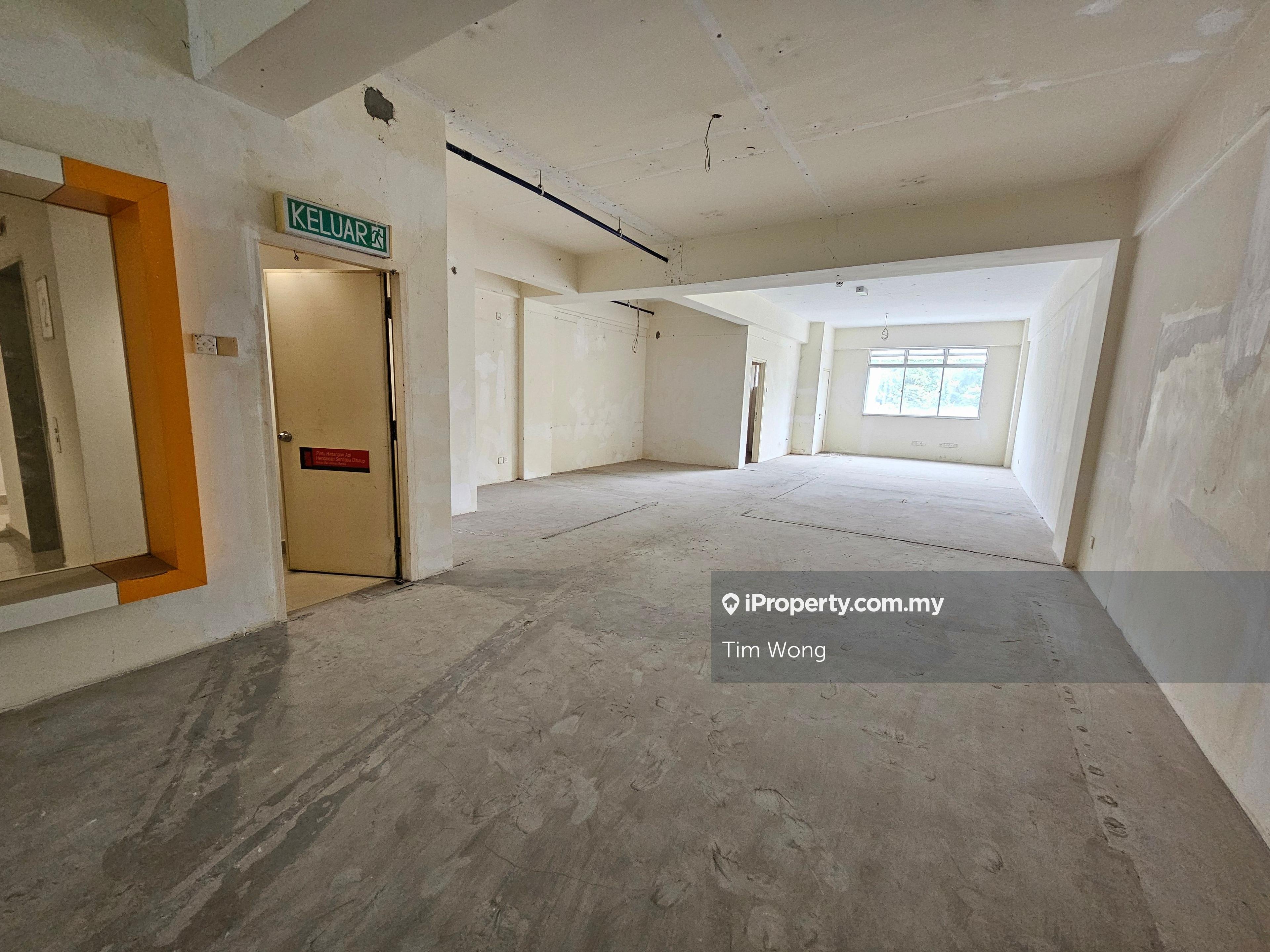 1st floor in ttdi plaza. With lift. Value for money!