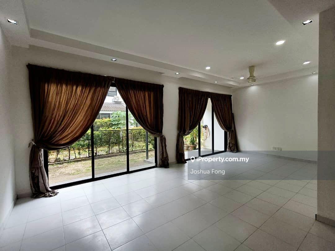 2-storey terraced house in lake edge