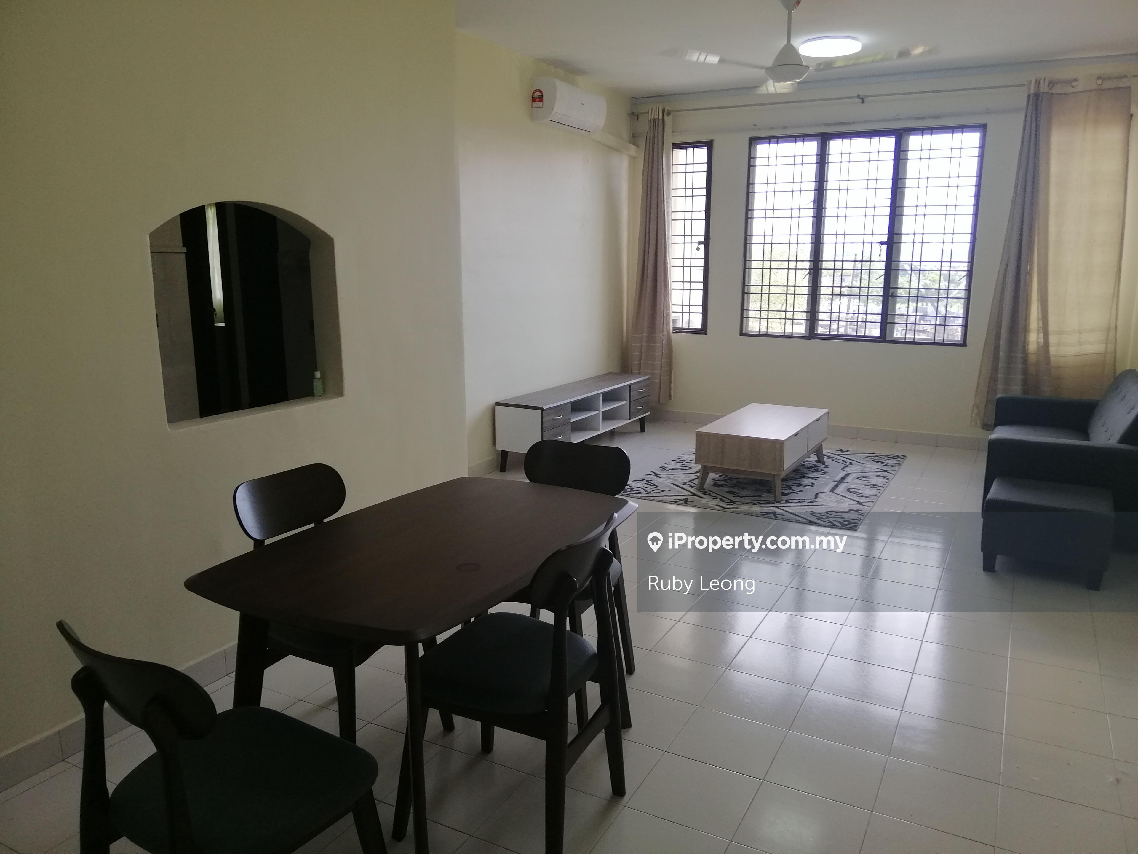 Near amenities, walking distance to Kota Damansara Community Forest