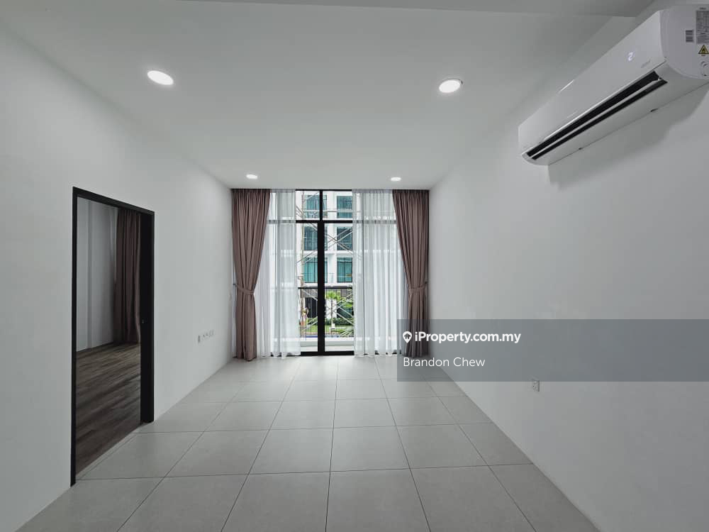 Yarra Park 3 Bedroom Unit For Sale