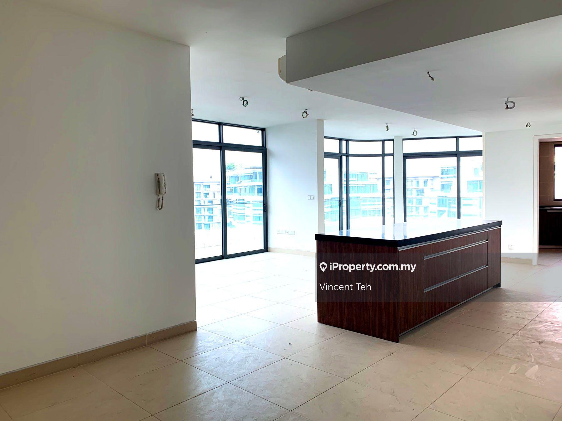 Penthouse Paradise in Aragreens 