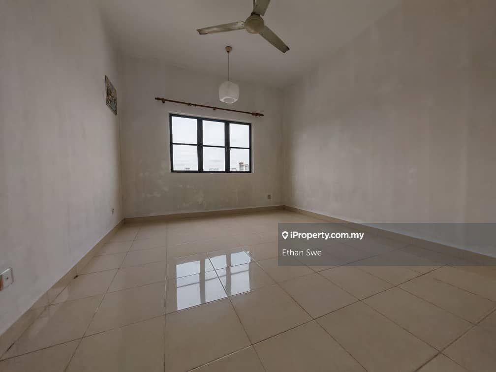 KL View, Non Bumi, Basic Unit, 2 car parks, Well Kept Best Deal Unit
