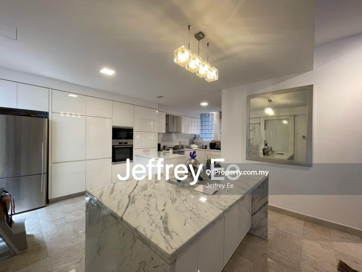 Sierramas tastefully renovated 