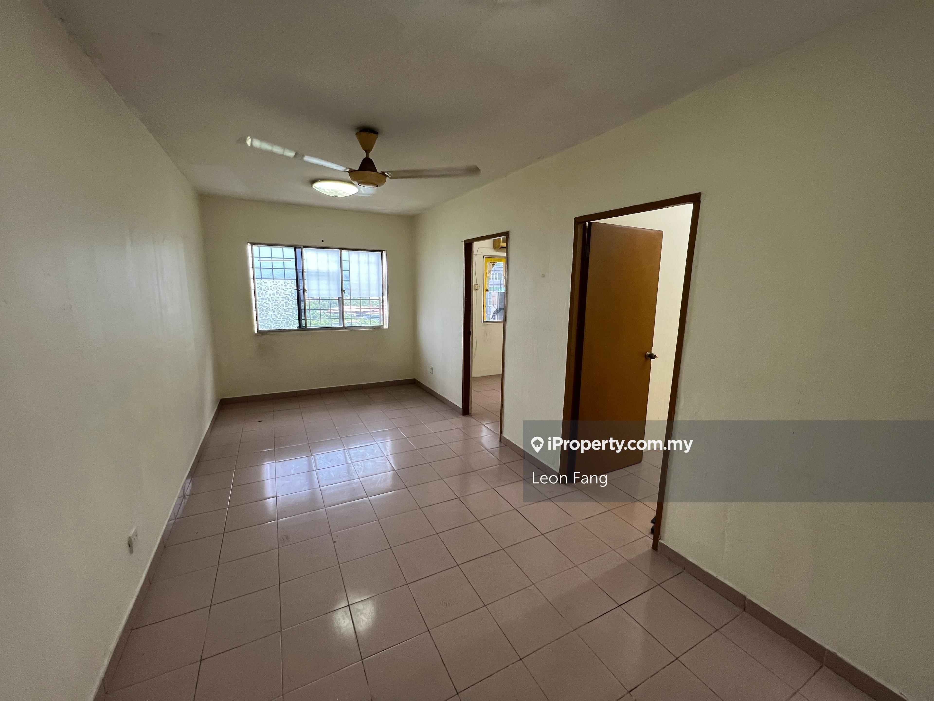 Lestari Apartment, Damansara Damai, Partly furnish unit for sale