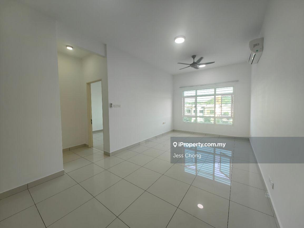 La Thea Condominium 3 Bedroom & 2 Bathroom for Sales