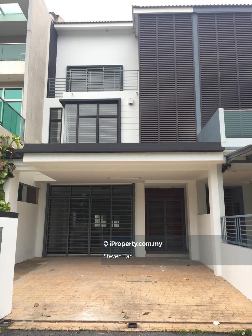Bandar Puteri 6 Puchong - Zarra 2.5 Storey House - Facing Open Area